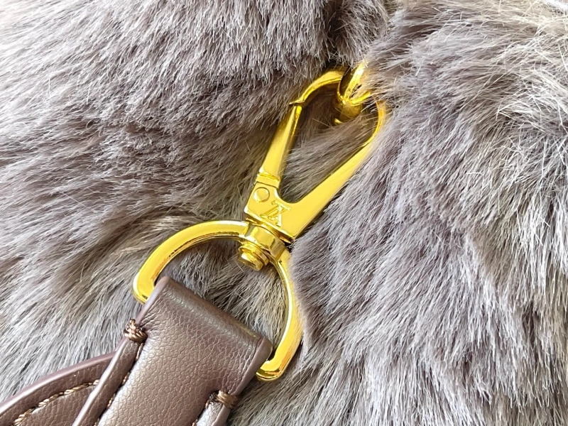LV Capucines Bags 4081B-0462