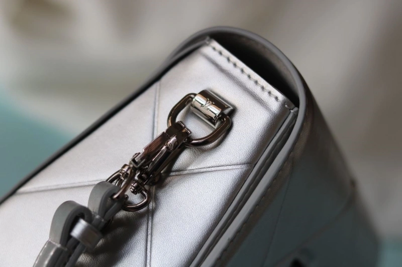 lv twist De*1m bags 4081b-1025