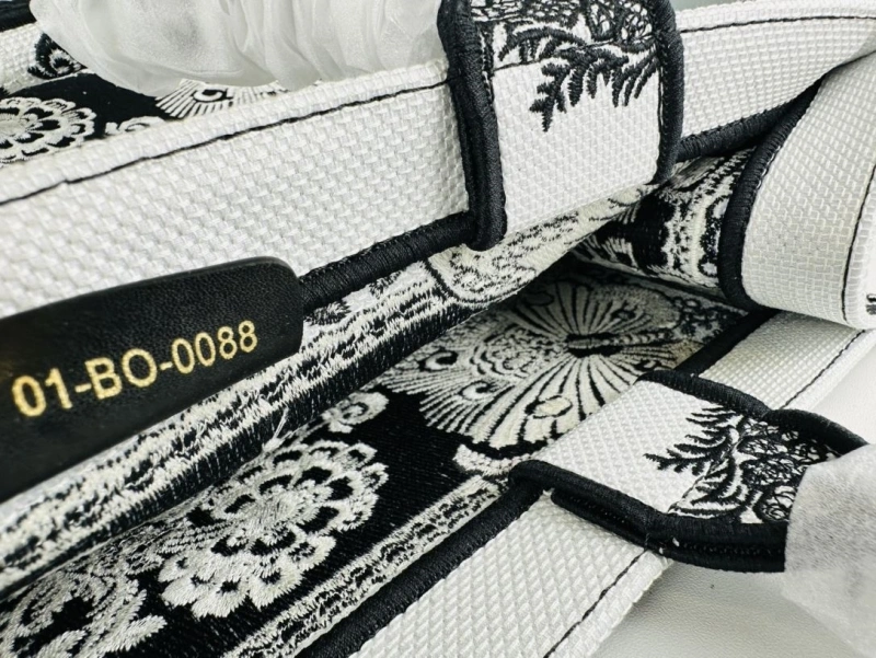 D10r shopping bags 4081b-1617