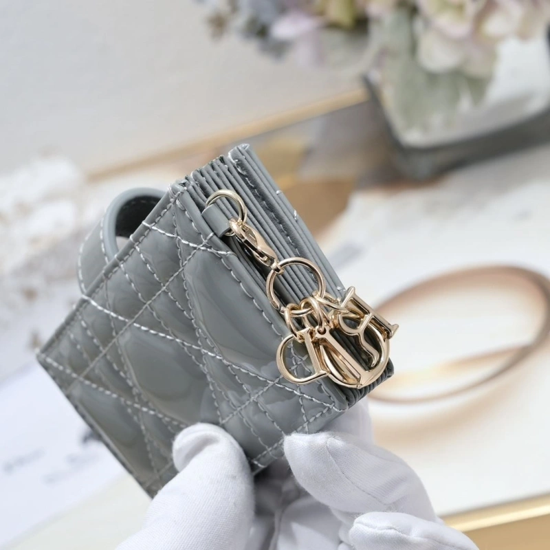 D10r wallet 4081b-1968