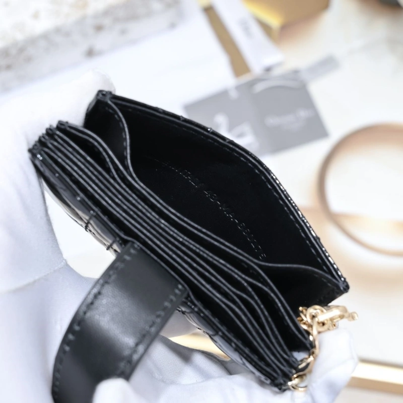 D10r wallet 4081b-1972