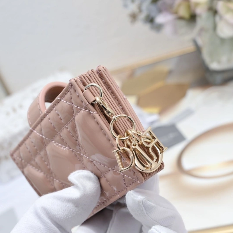 D10r wallet 4081b-1974