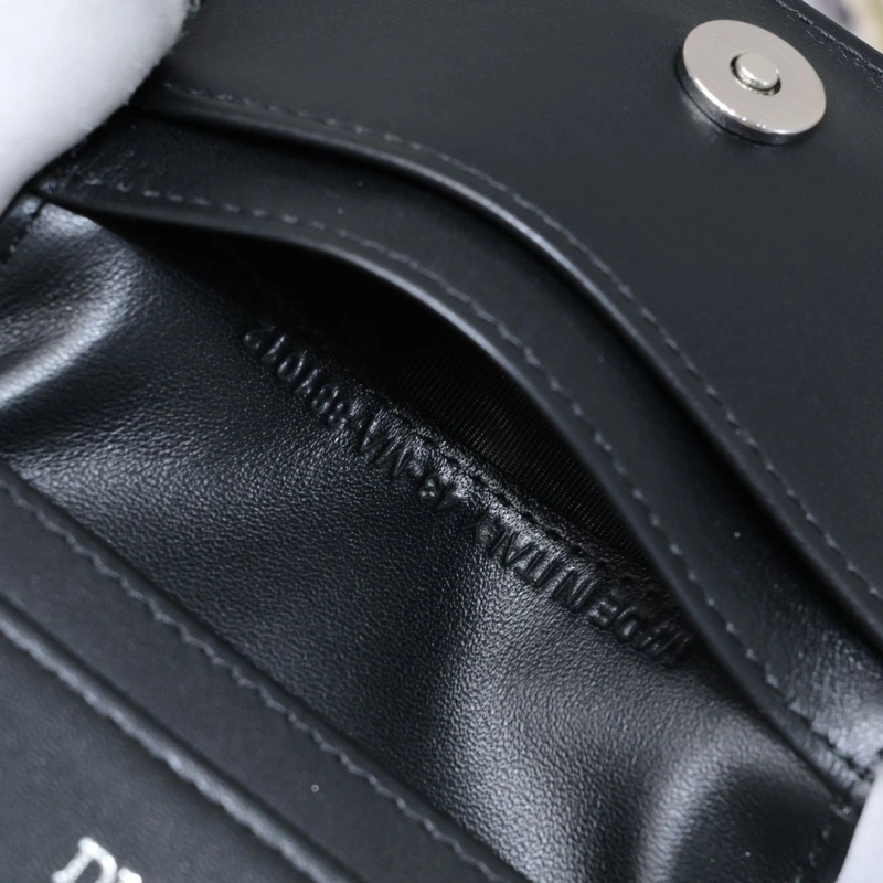 D10r wallet 4081b-2023
