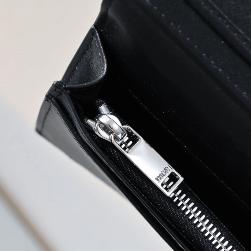 D10r wallet 4081b-2025