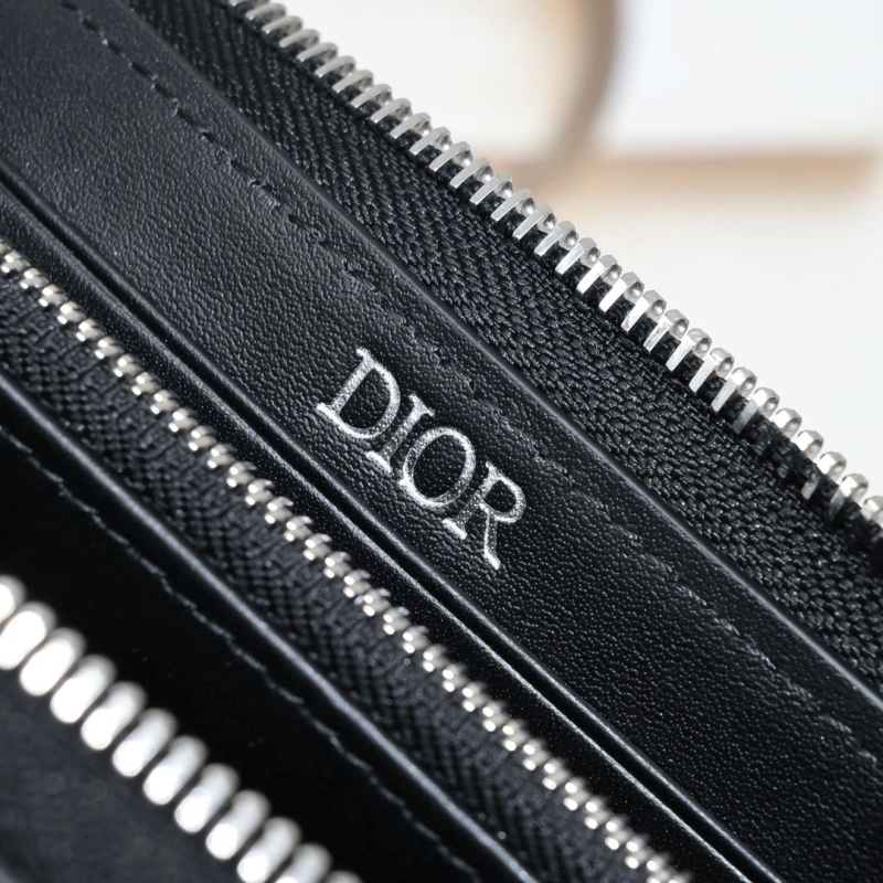 D10r wallet 4081b-2026