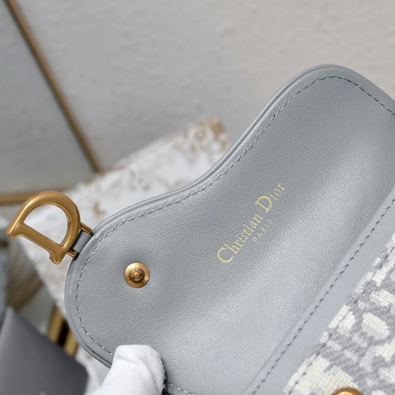 D10r wallet 4081b-2099