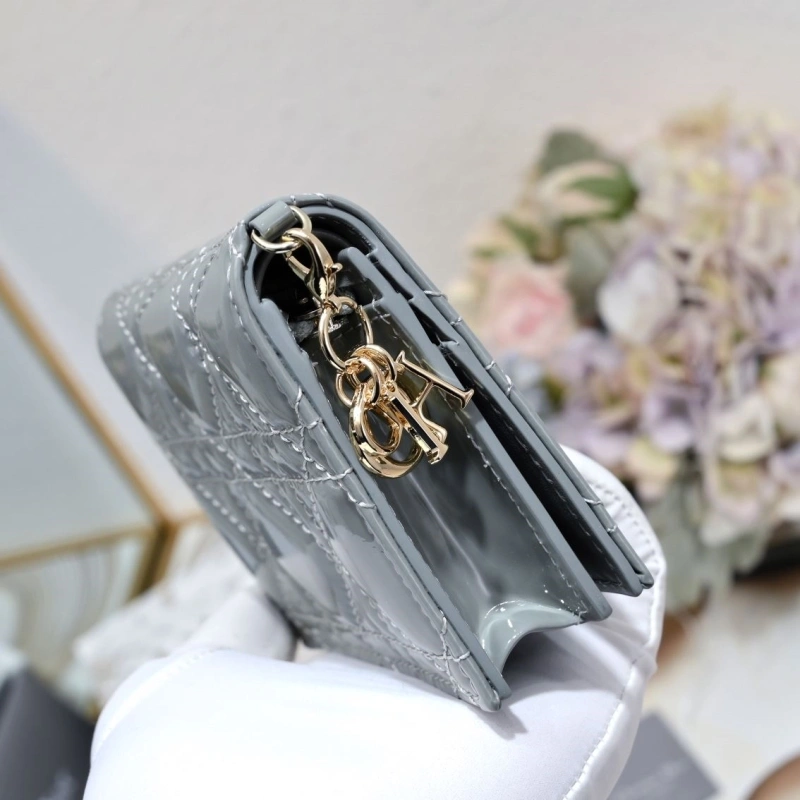D10r wallet 4081b-2108