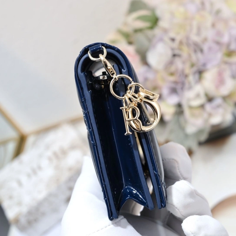 D10r wallet 4081b-2109