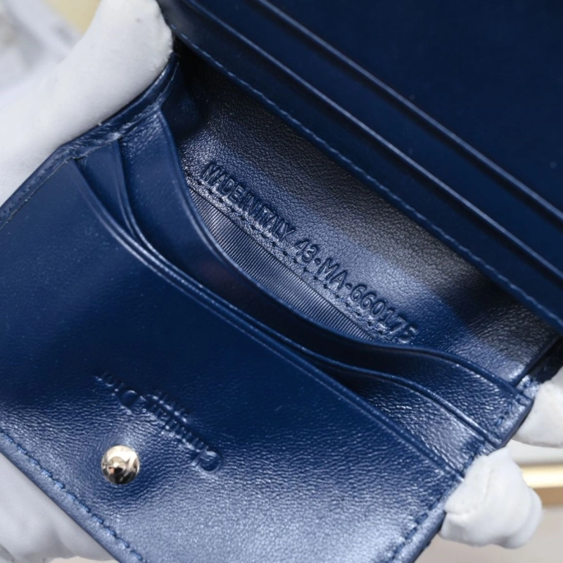 D10r wallet 4081b-2109