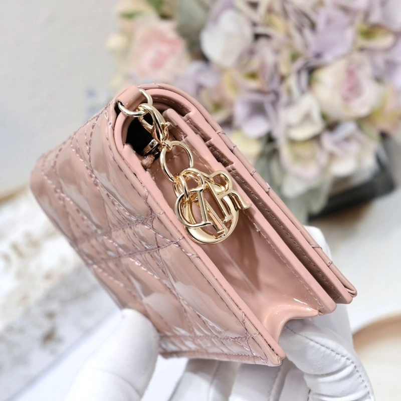 D10r wallet 4081b-2110