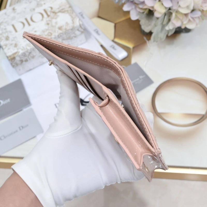 D10r wallet 4081b-2110