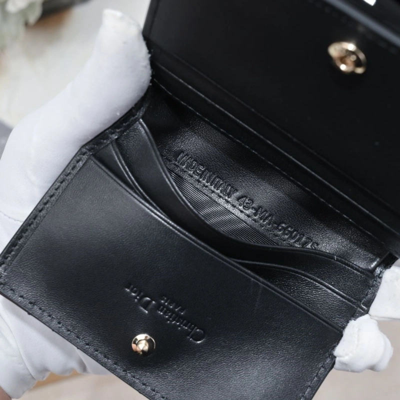 D10r wallet 4081b-2111