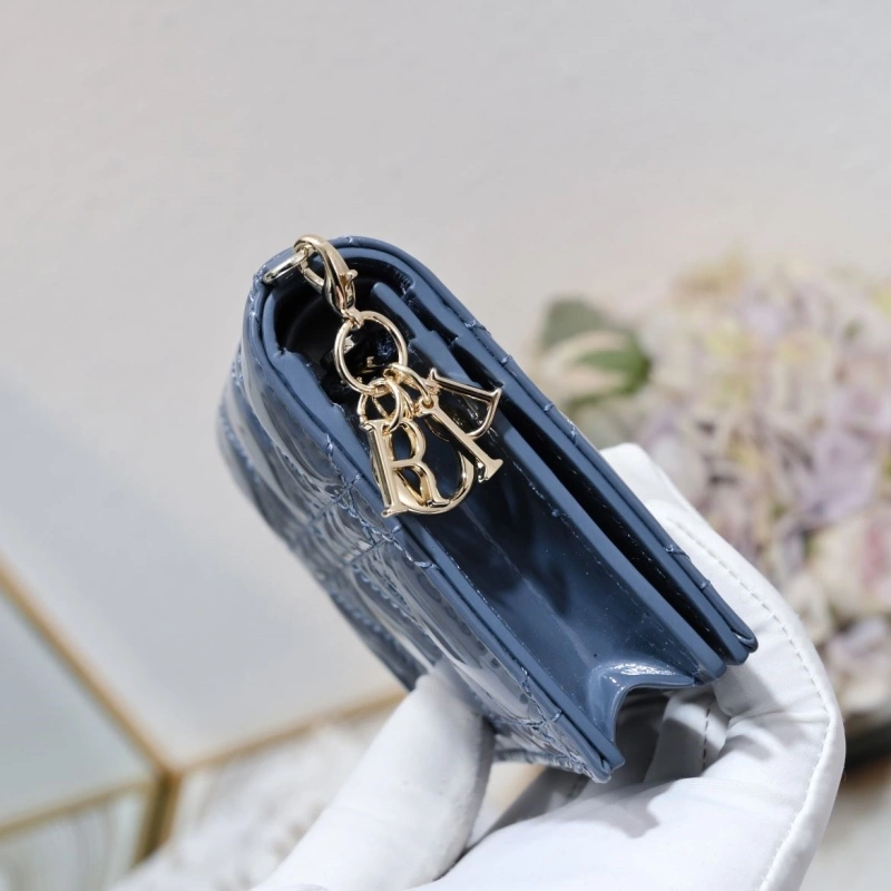 D10r wallet 4081b-2113