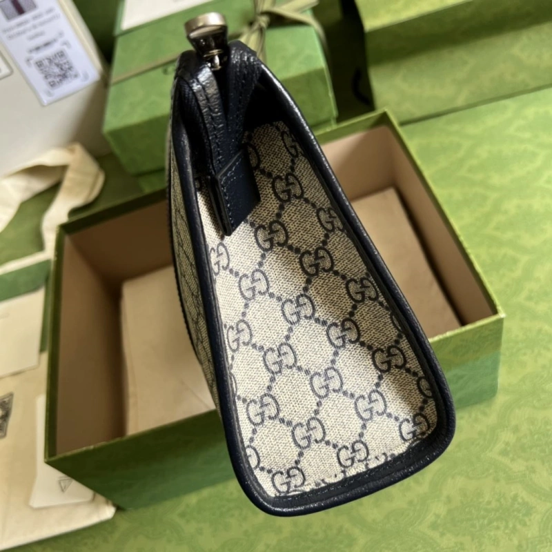 Gvc*1 clutch bags 4094-0431