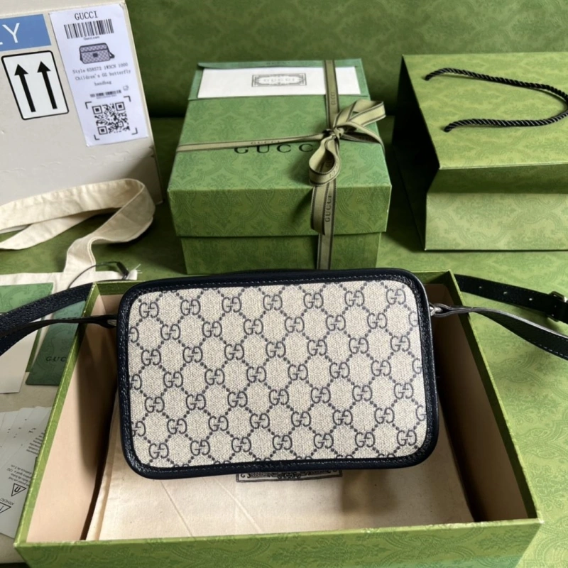Gvc*1 clutch bags 4094-0452