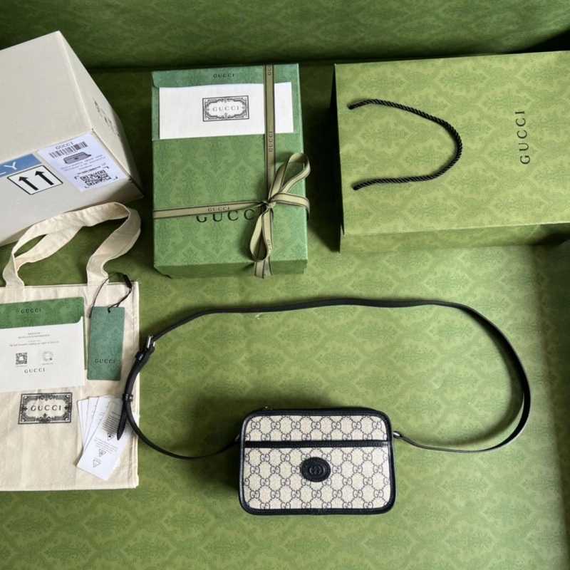 Gvc*1 clutch bags 4094-0452