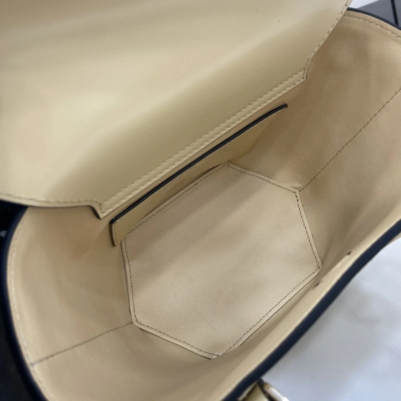 Gvc*1 top handle bags 4094b-0085