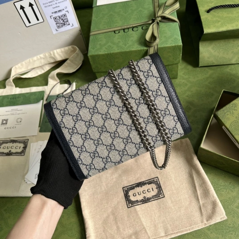 Gvc*1 clutch bags 4094b-0310