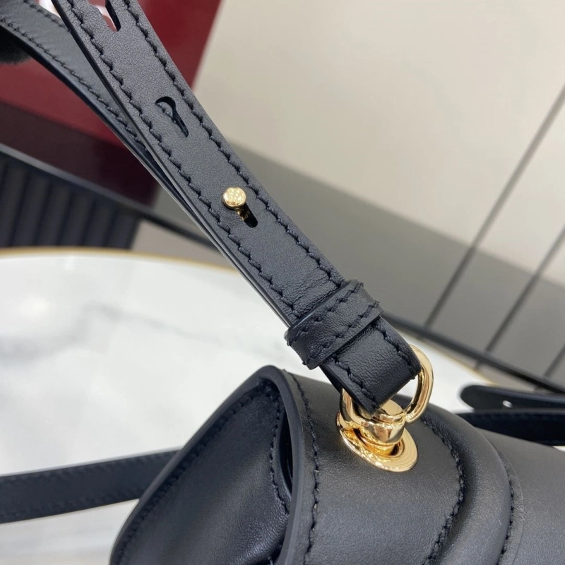 Gvc*1 satchel bags 4094b-0657