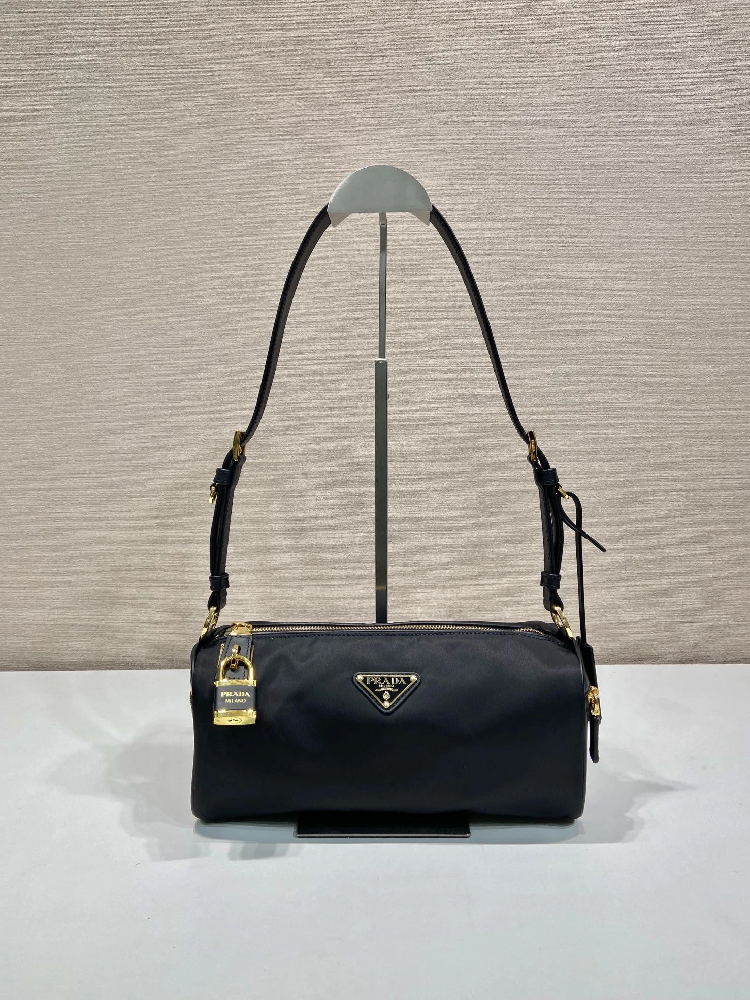 Pra*a round bags 4099a-0198