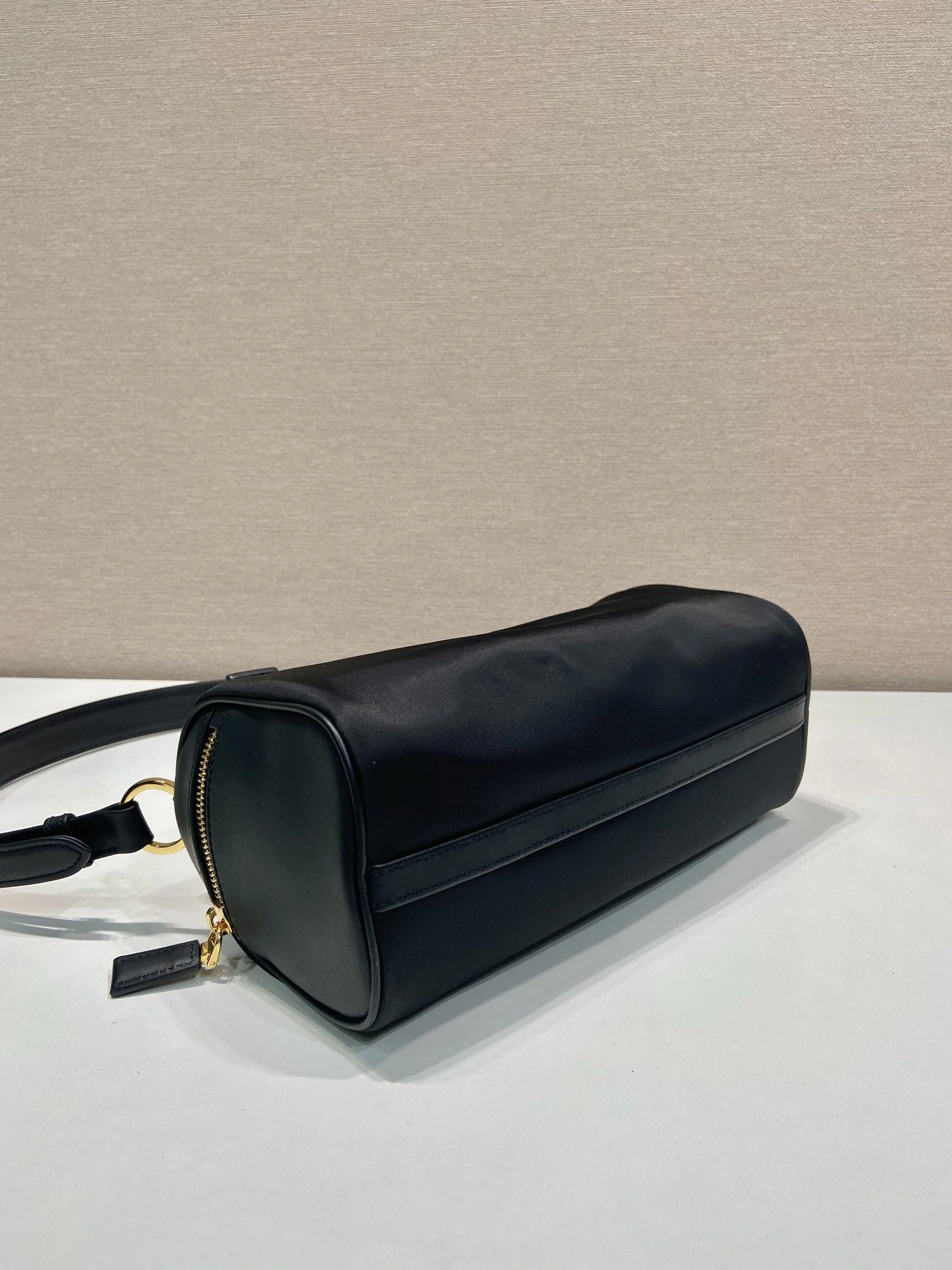 Pra*a round bags 4099a-0198