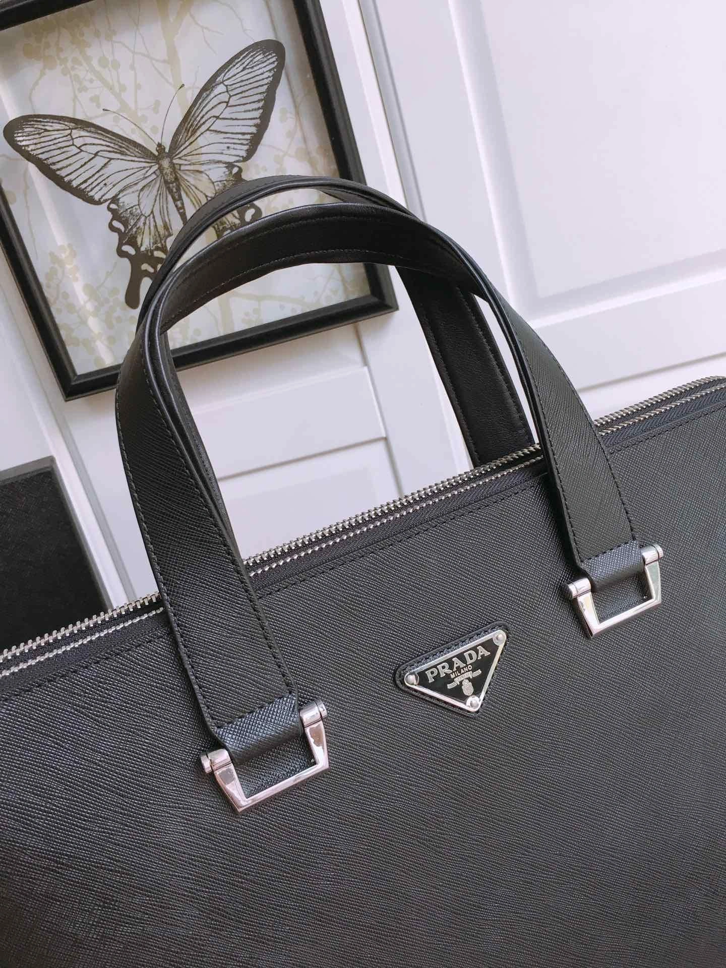 Pra*a briefcase 4099a-0252