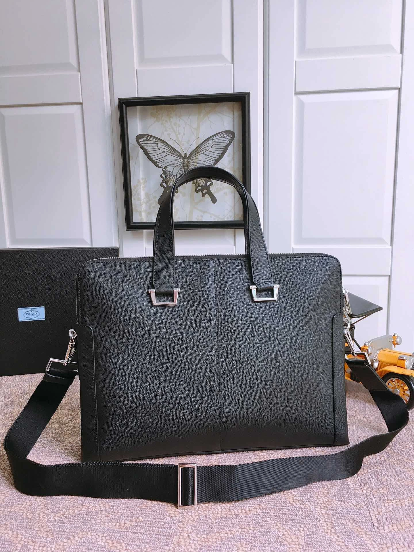 Pra*a briefcase 4099a-0252