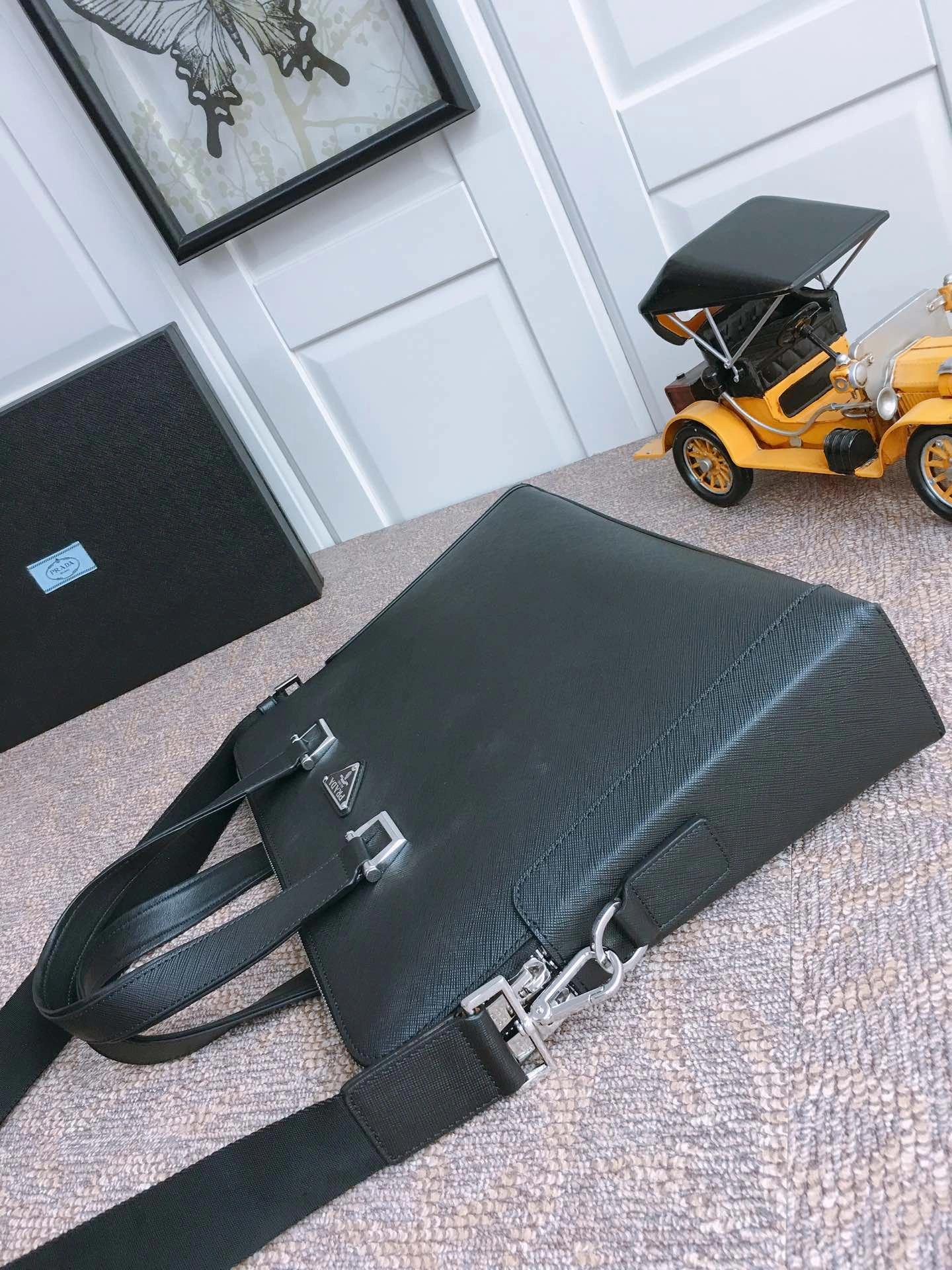 Pra*a briefcase 4099a-0252