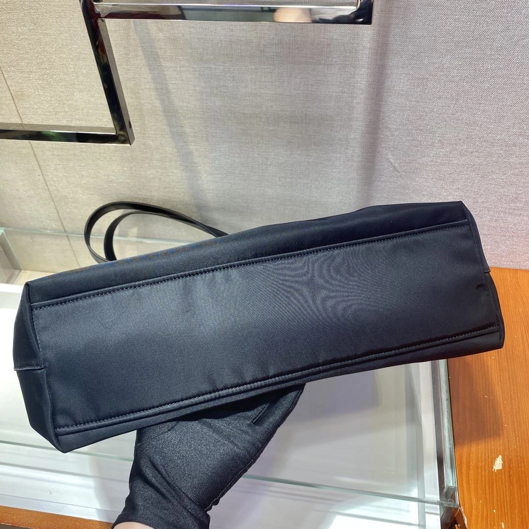 Pra*a shopping bags 4099a-0342