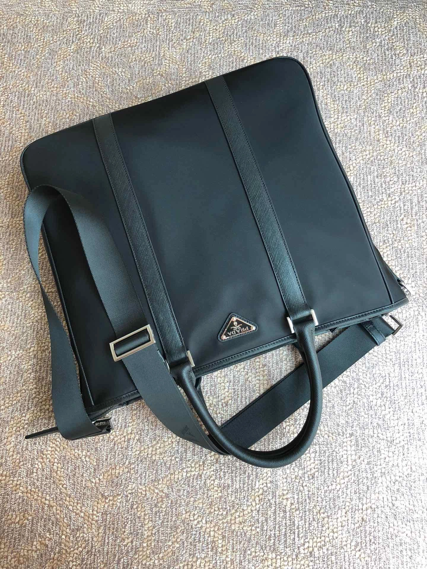 Pra*a briefcase 4099a-0413