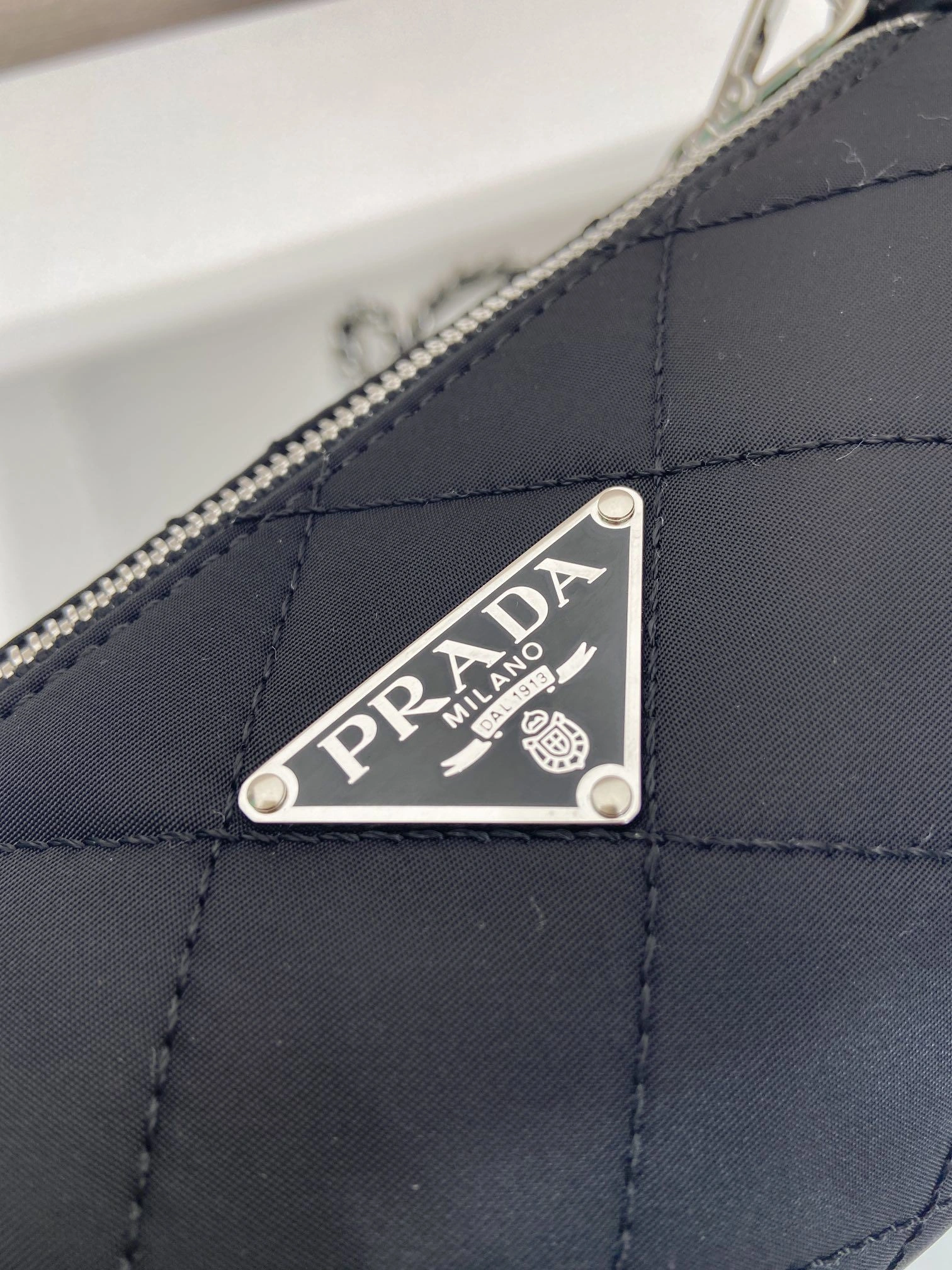 Pra*a round bags 4099a-0445