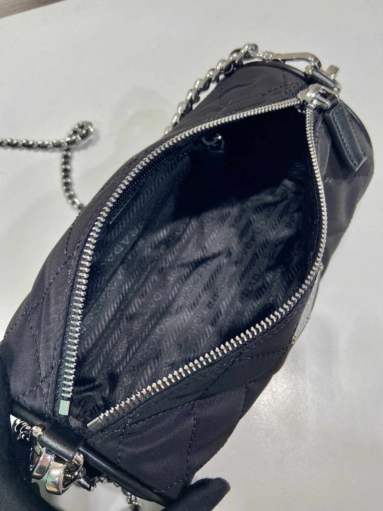 Pra*a round bags 4099a-0445