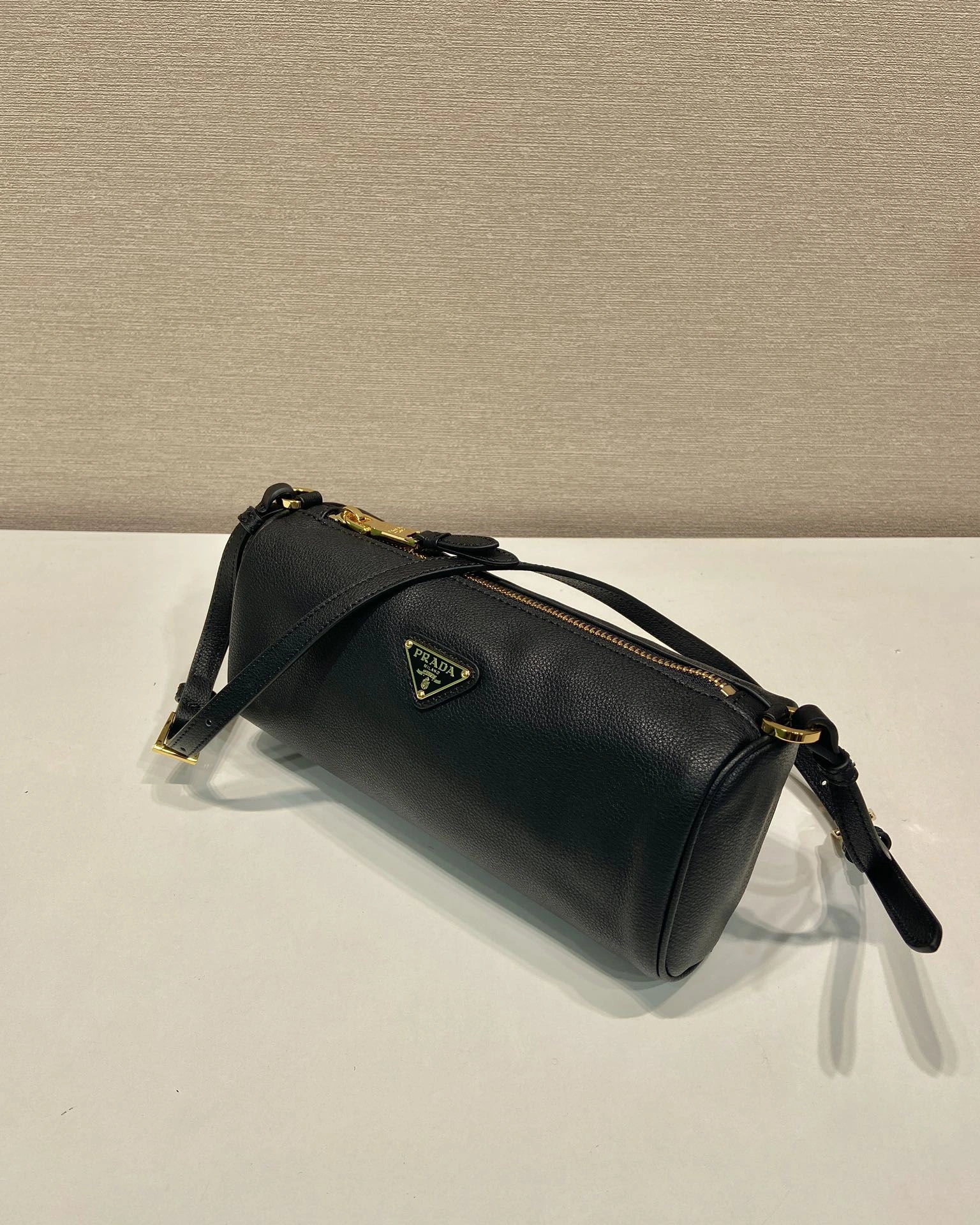 Pra*a round bags 4099a-0453