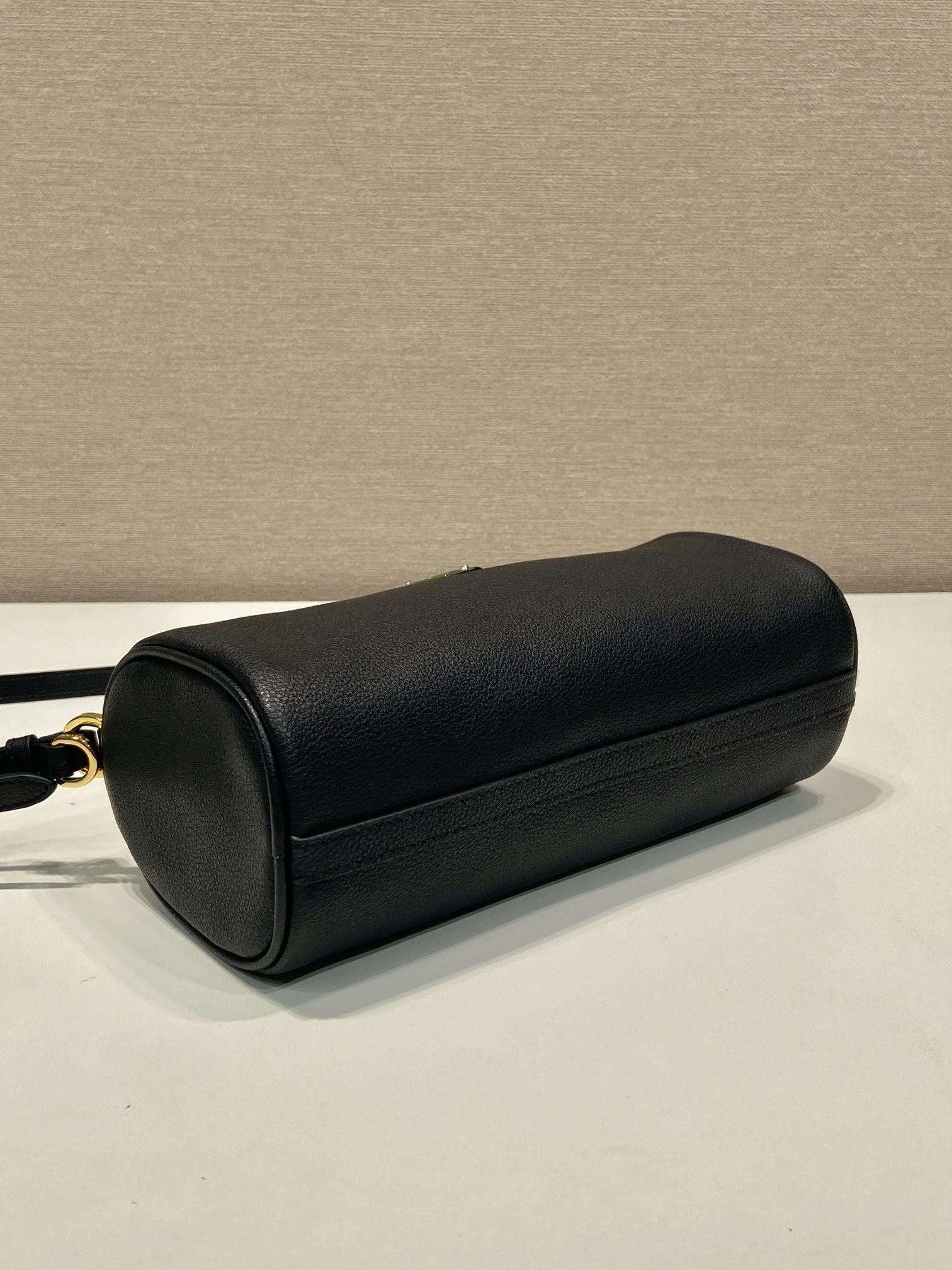 Pra*a round bags 4099a-0453