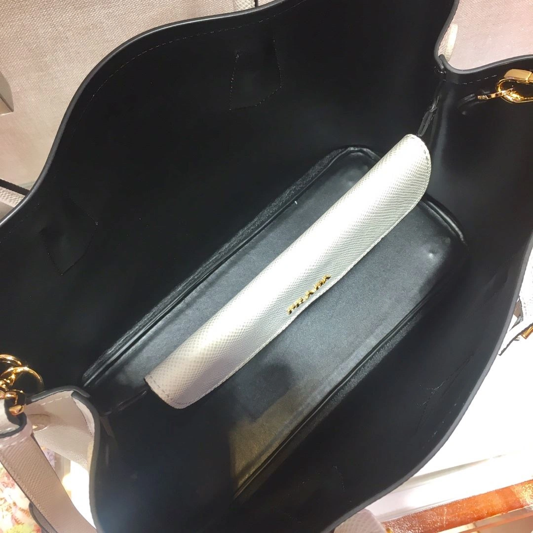 Pra*a shopping bags 4099a-0505