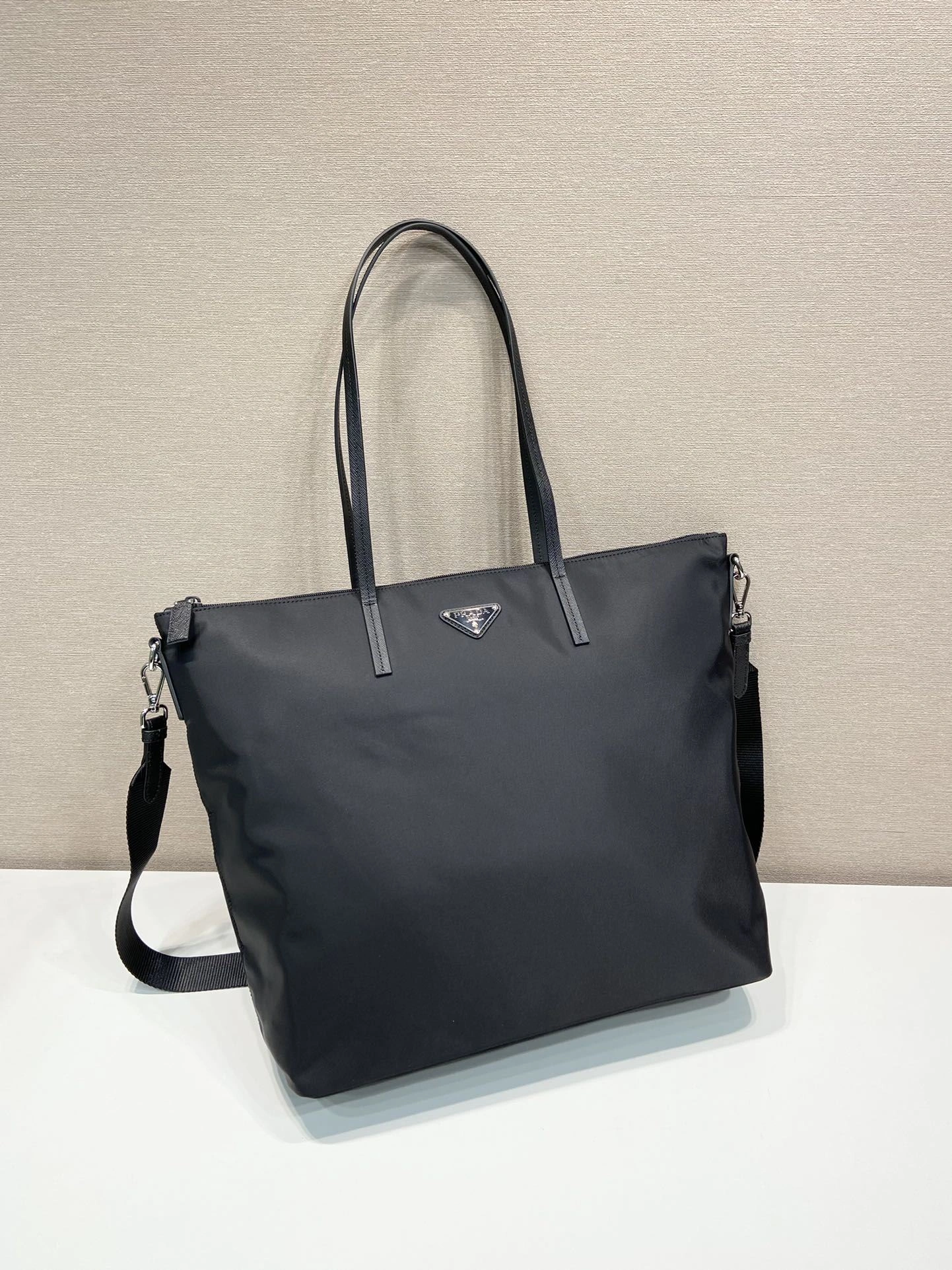Pra*a shopping bags 4099a-0529