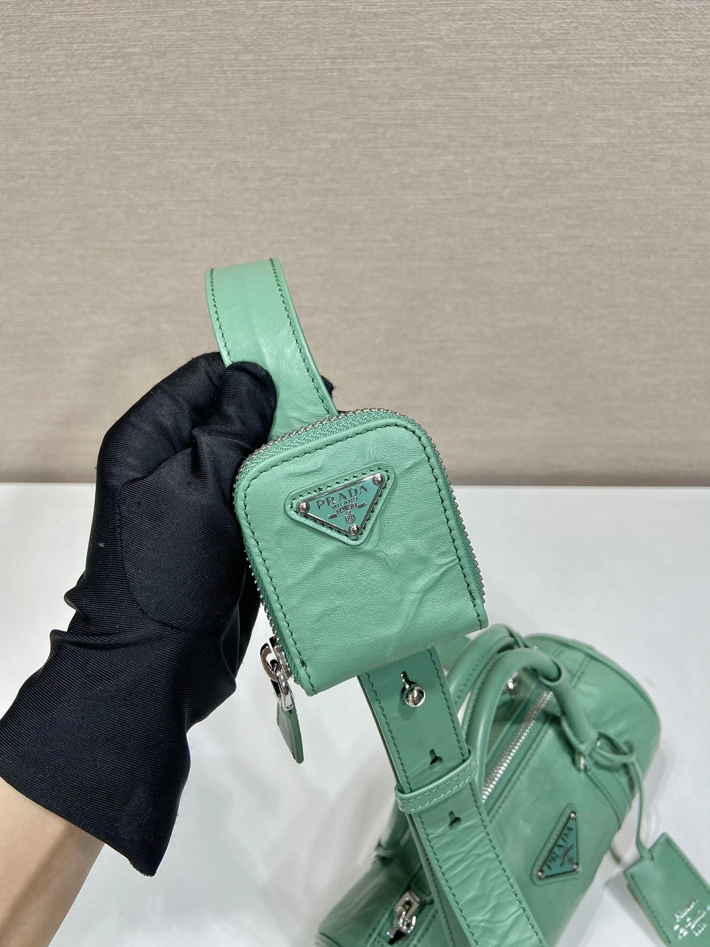 Pra*a round bags 4099a-0545