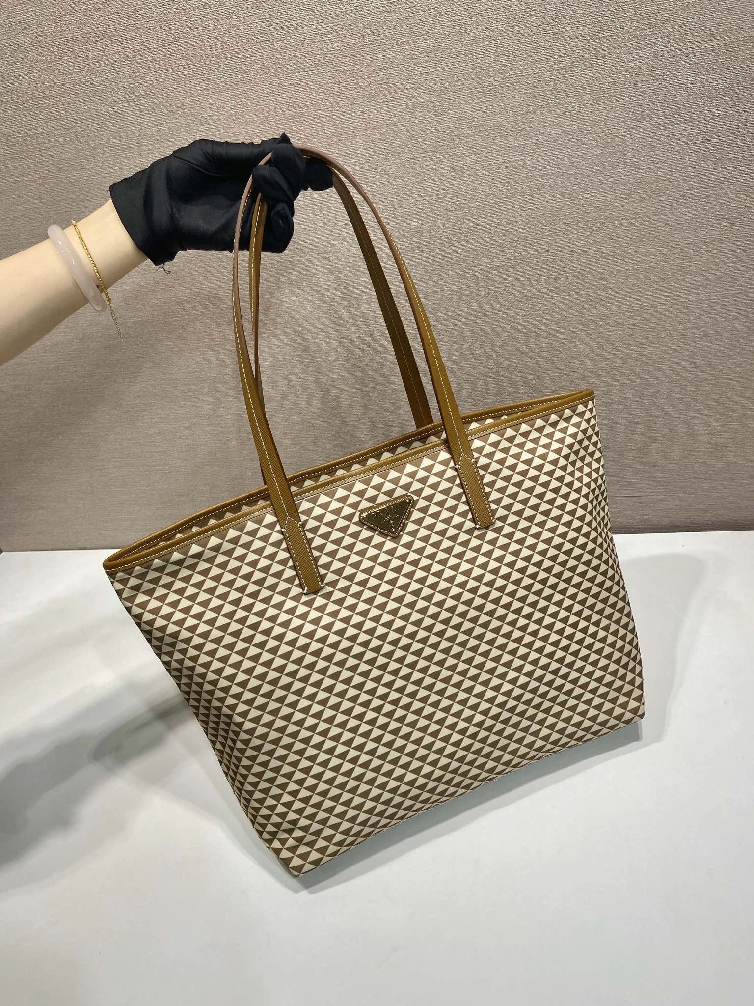 Pra*a shopping bags 4099a-0600