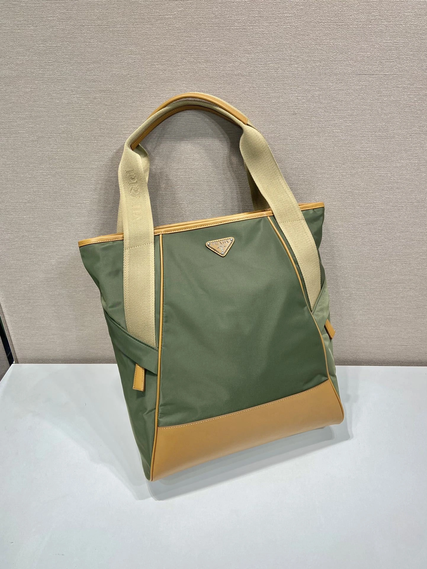 Pra*a shopping bags 4099a-0623