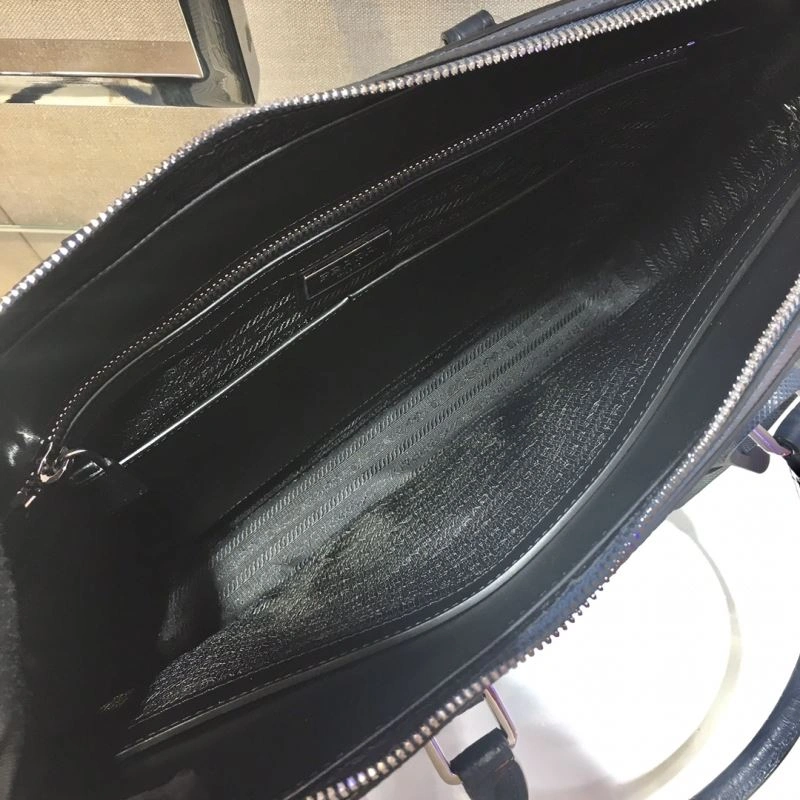 Pra*a briefcase 4099g-0044