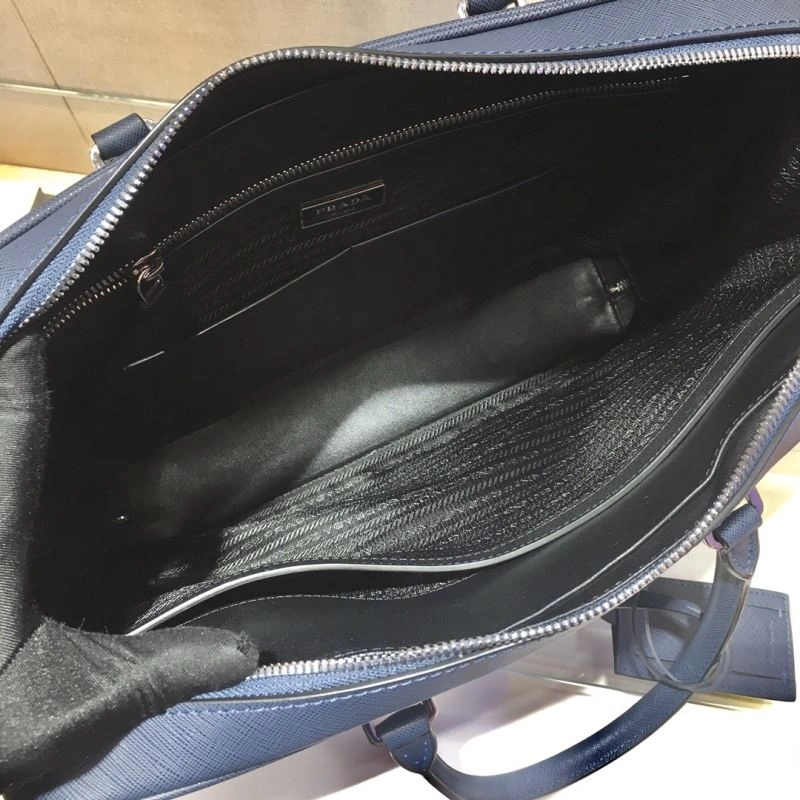Pra*a briefcase 4099g-0047