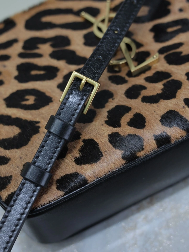 Y51 clutch bags 4113a-0053