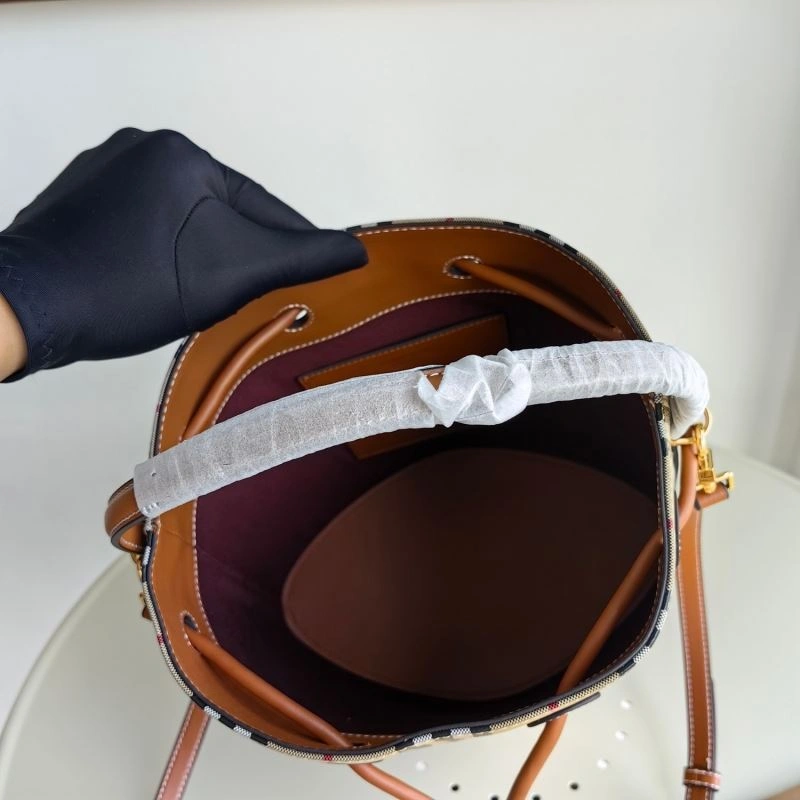 Bv*b*rry bucket bags 4115-0024