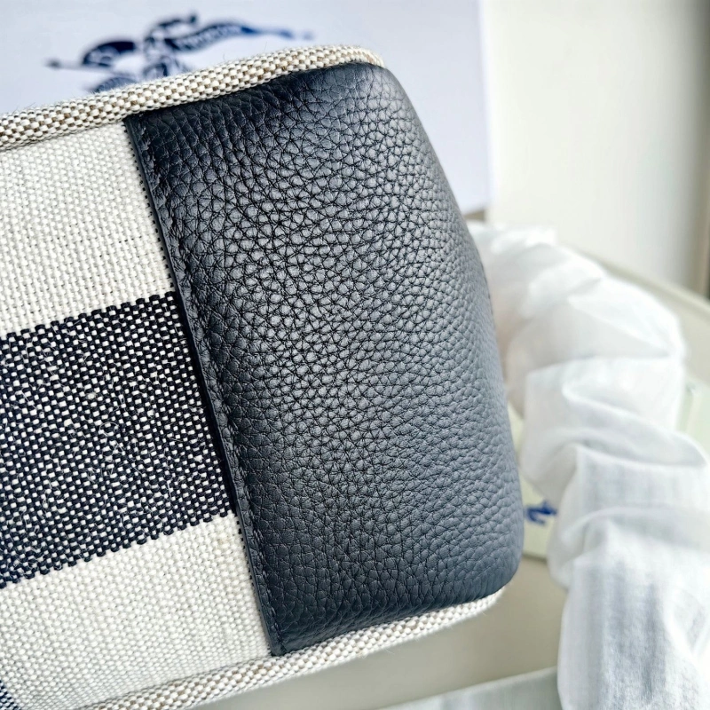 Bv*b*rry satchel bags 4115a-0003