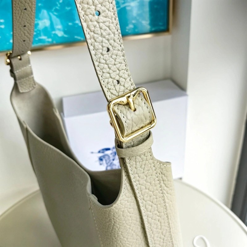 Bv*b*rry top handle bags 4115a-0020