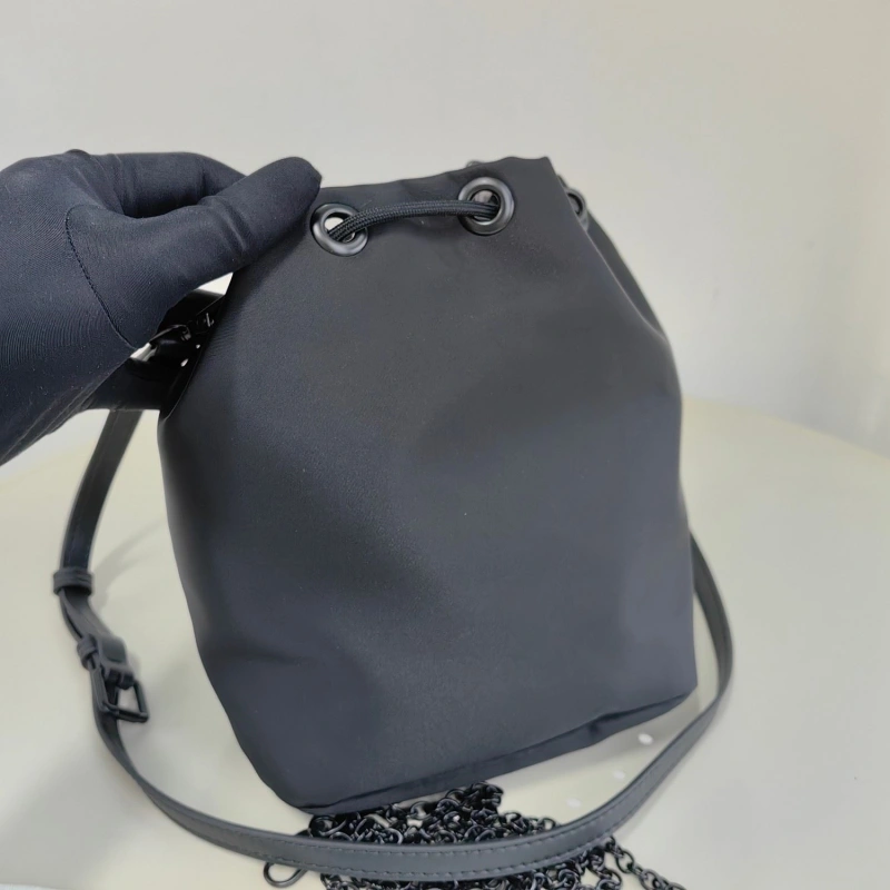 Bv*b*rry bucket bags 4115a-0021