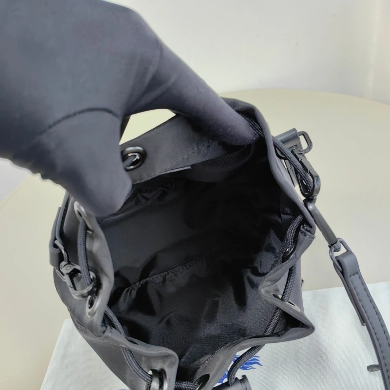 Bv*b*rry bucket bags 4115a-0021