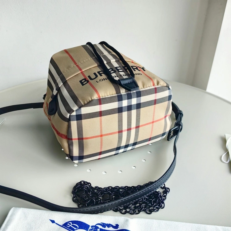 Bv*b*rry bucket bags 4115a-0022