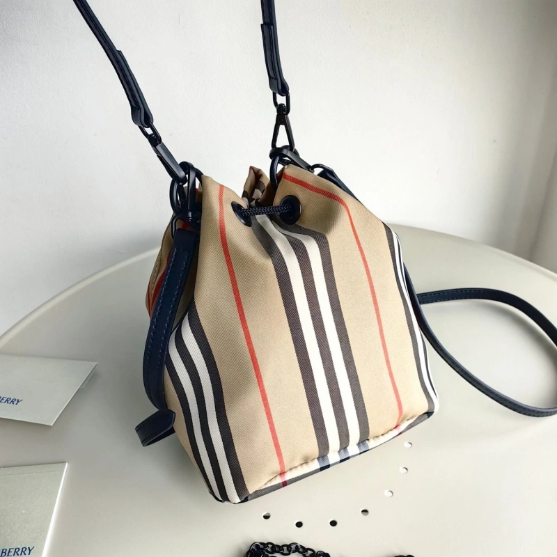 Bv*b*rry bucket bags 4115a-0022