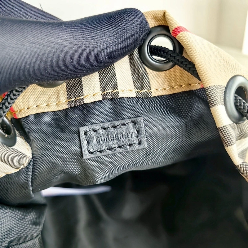Bv*b*rry bucket bags 4115a-0022